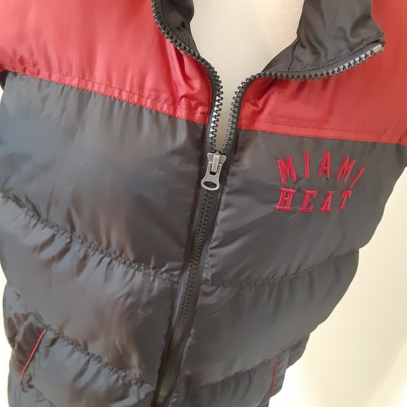 G III SPORTS BY CARL BANKS NBA PUFFER MIAMI HEAT - Picture 2 of 7